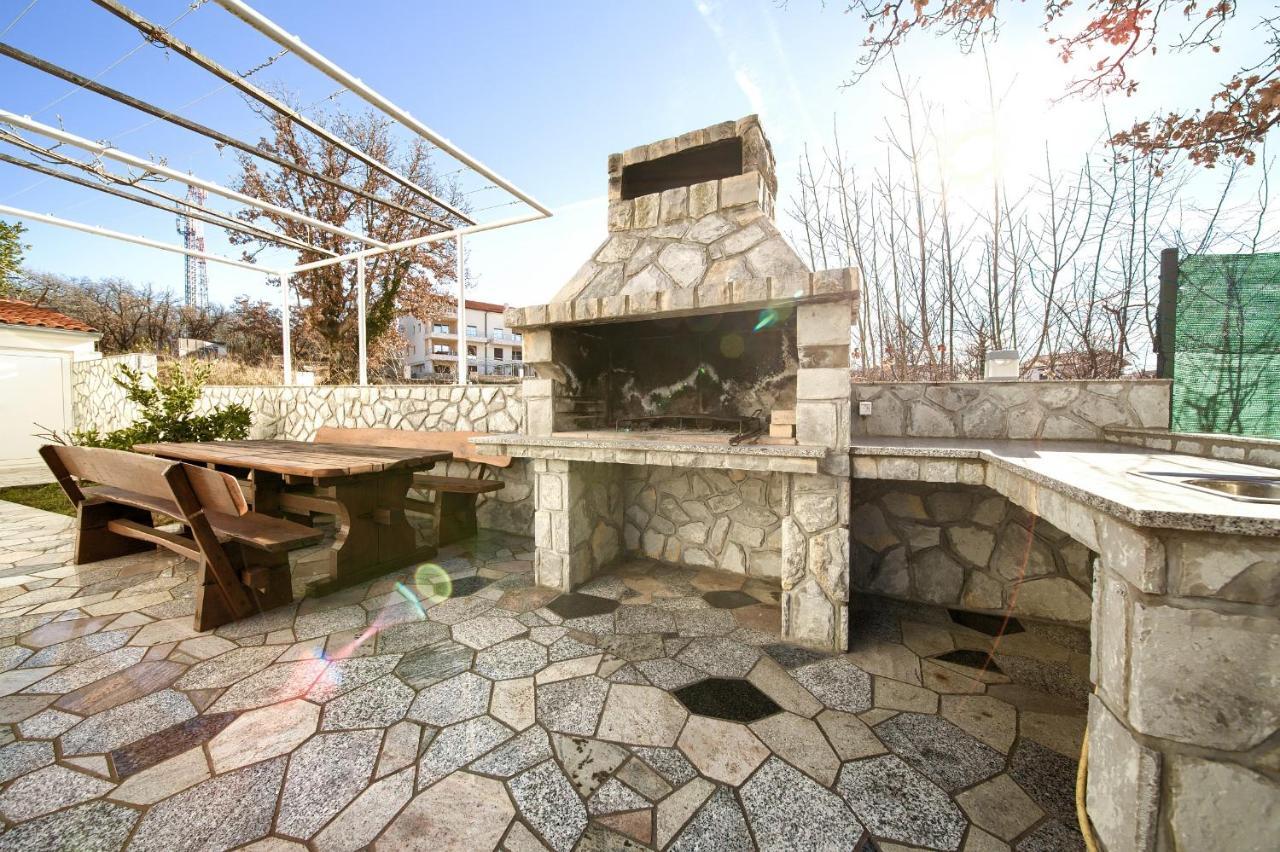 Vijon Apartment Njivice Exterior photo